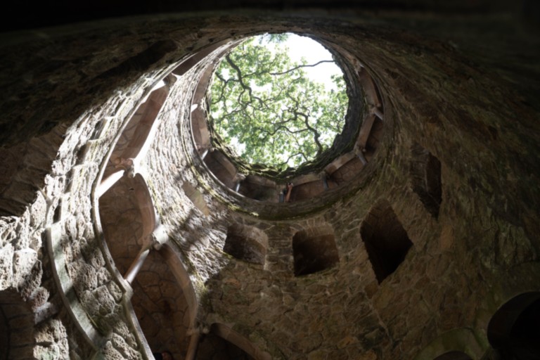 Poço iniciático Quinta Da regaleira Sintra Lisbonne Portugal