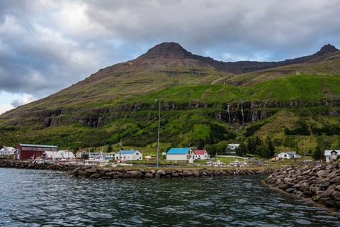 Le fjord de Seyðisfjörður Islande Iceland