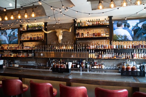 Hayden Block smoke & Whiskey Quartier de Kensington Calgary Canada