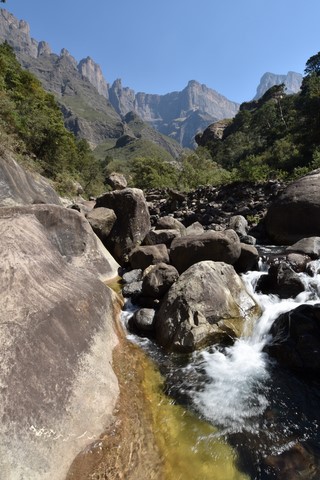 Tugela Gorge trail Royal Natal Drakensberg Amphitheatre