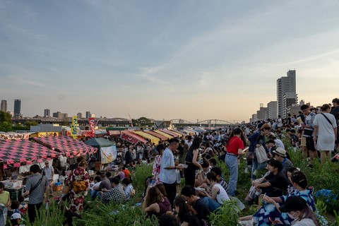 Feu d'artifice et stands Festival feu d'artifice Naniwa Odogawa Ōsaka Japon