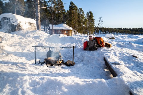 Laponie Finlandaise Inari Pêche sur glace et motoneige Soupe de poisson