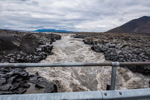 Pasage d'une rivière par un pont Askja Víti Islande Iceland
