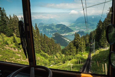 Vue depuis le Pilatusbahn Mont pilatus Lac des 4 cantons Suisse