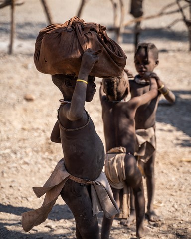 Enfants Himbas Opuwo Namibie