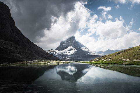 Reflet du Cervin sur le Riffelsee Gornergrat Zermatt Suisse